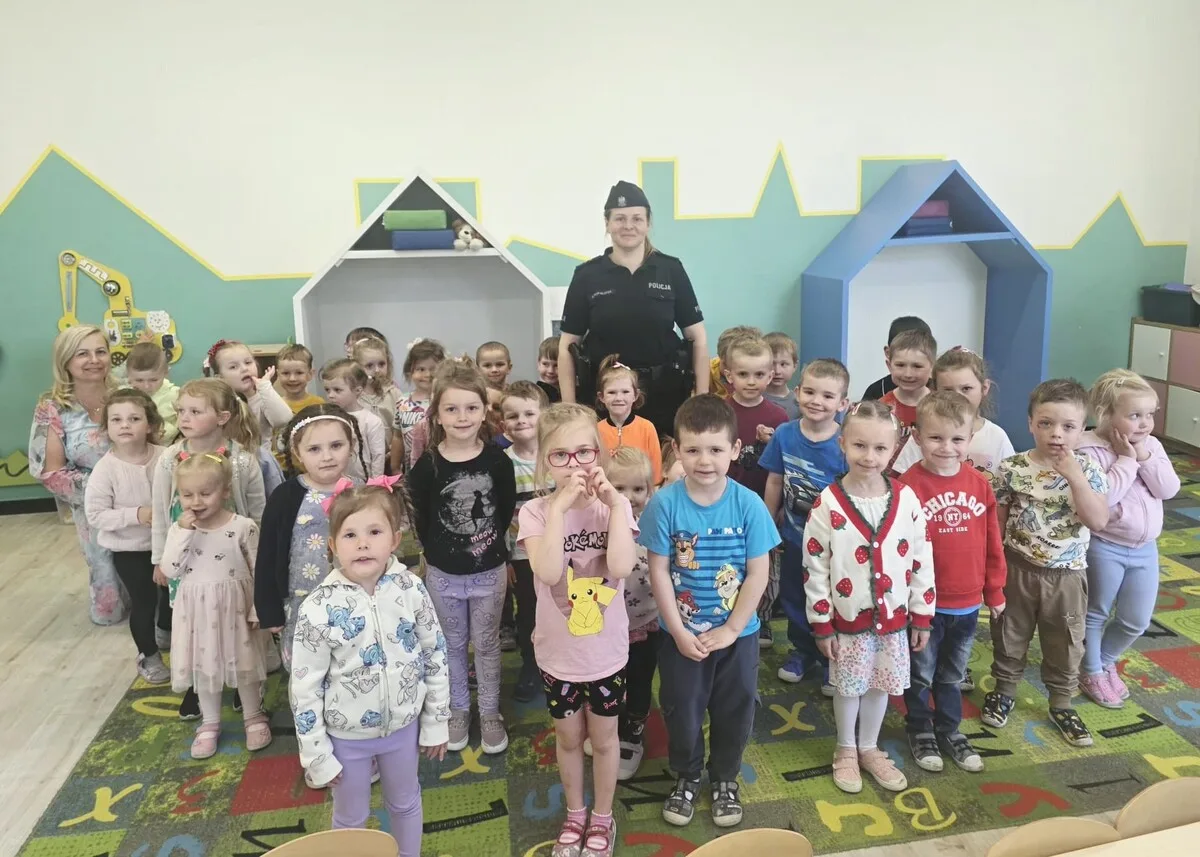 Prelekcje policjantów z Jedlicza na temat bezpieczeństwa dla przedszkolaków