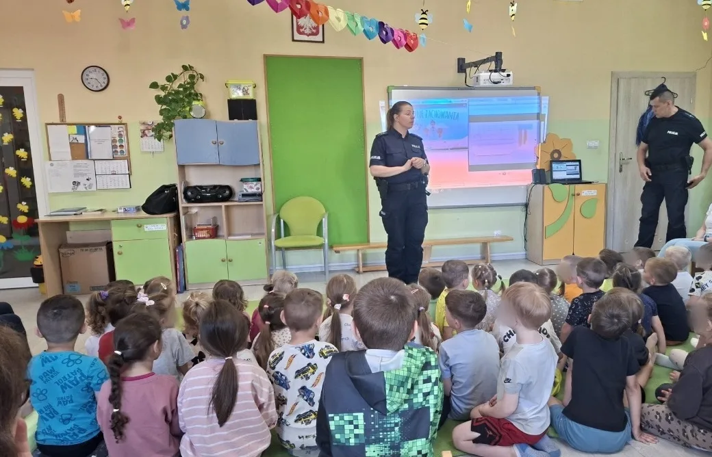 Spotkanie policjantów z przedszkolakami na temat bezpieczeństwa