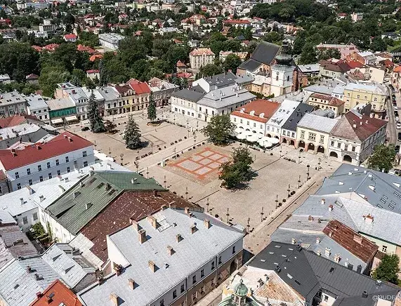 Kontynuacja prac budowlanych na krośnieńskim Rynku