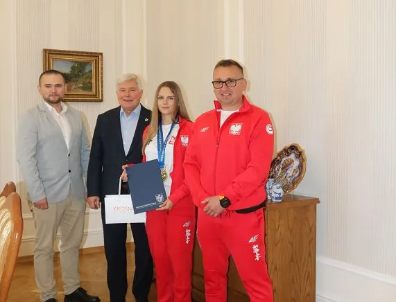 Lena Małysz, brązowa medalistka Europy, wizyta u Prezydenta Krosna